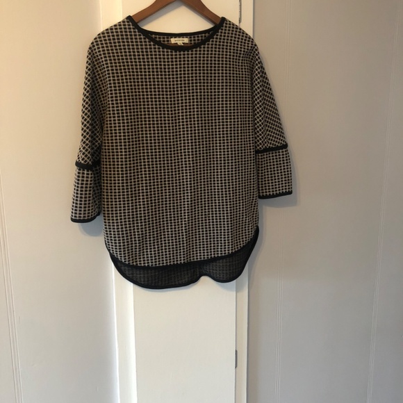 Structured Top - Picture 2 of 5